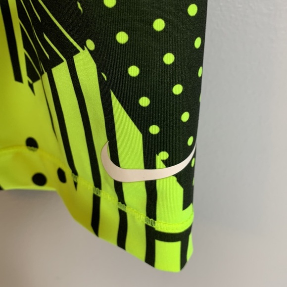 NIKE PRO DRI FIT CROP*** - Picture 2 of 8